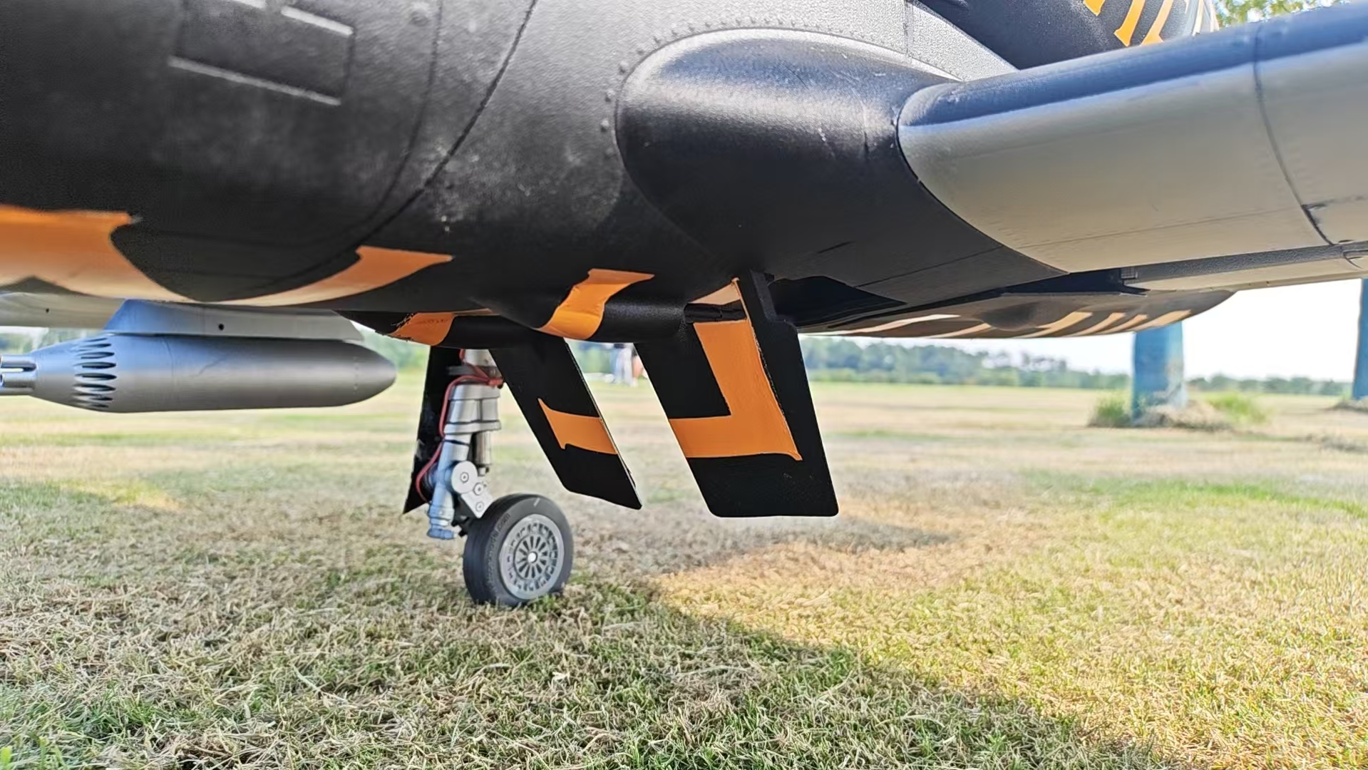 L-39 机腹双片空气刹车